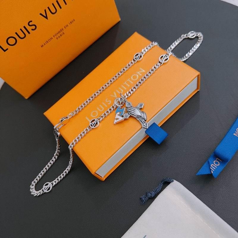 LV Necklaces 180